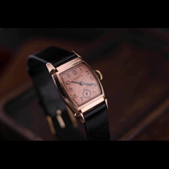 1940s Bulova Lieutenant
14k Rose Gold-Filled Tonneau/Barrel Case Mechanical - Picture 3 of 9